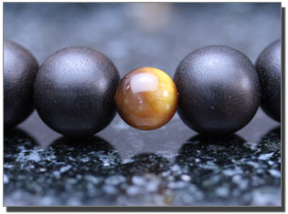 男性用数珠（京念珠）　縞黒檀/虎目石仕立ての通販・販売